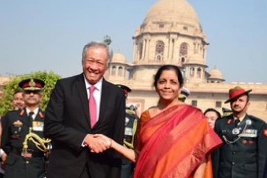 Bộ trưởng Quốc phòng Singapore Ng Eng Hen thăm Ấn Độ. Ảnh: UNITED NEWS OF INDIA.