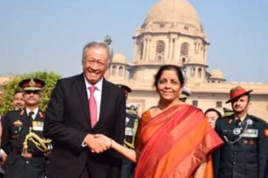 Bộ trưởng Quốc phòng Singapore Ng Eng Hen thăm Ấn Độ. Ảnh: UNITED NEWS OF INDIA.