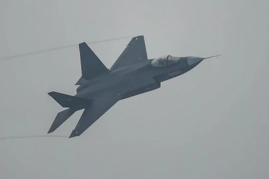 Máy bay chiến đấu tàng hình FC-31 Cốt Ưng do Trung Quốc nghiên cứu phát triển. Ảnh: Cankao