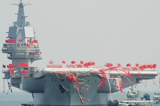 Ngày 26/4/2017, tàu sân bay tự chế đầu tiên Type 001A Trung Quốc hạ thủy. Ảnh: cnqiang