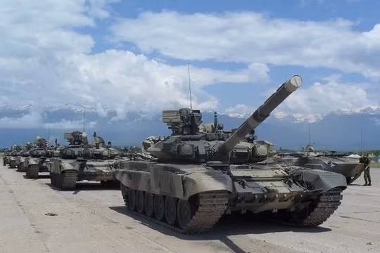 Xe tăng chiến đấu dòng T-90 của Quân đội Nga. Ảnh: Sina.