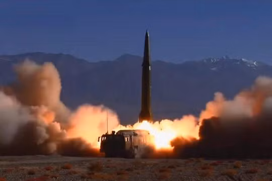 Tên lửa đạn đạo Đông Phong-16 Trung Quốc. Ảnh: QQ