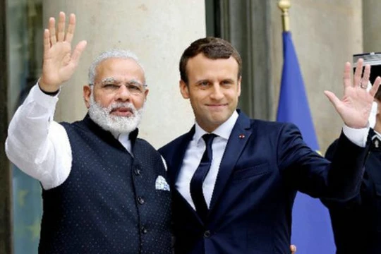 Ngày 3/6/2017, Thủ tướng Ấn Độ Narendra Modi tiến hành hội đàm với Tổng thống Pháp Emmanuel Macron. Ảnh: Reuters/Kyodo