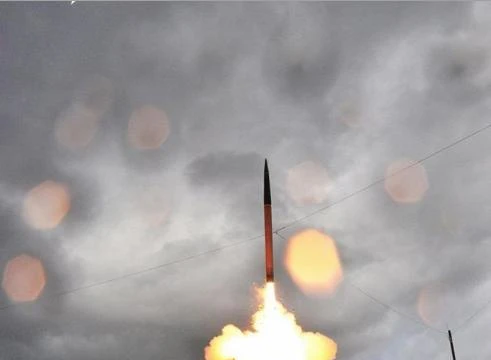 Hệ thống phòng thủ khu vực tầm cao đoạn cuối (THAAD) Mỹ. Ảnh: Sina.