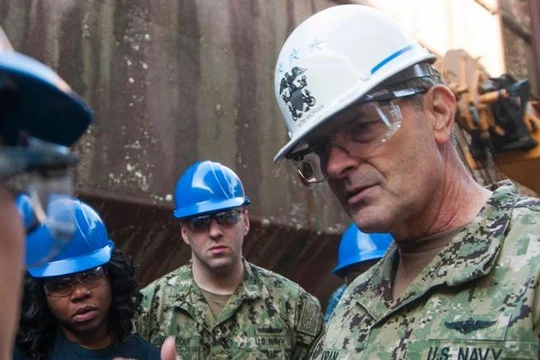 Đô đốc Bill Moran, phó tư lệnh hải quân Mỹ. Ảnh: Stars and Stripes.