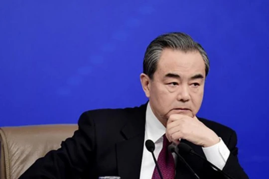 Bộ trưởng Ngoại giao Trung Quốc Vương Nghị tại cuộc họp báo ngày 8/3/2017 bên lề kỳ họp Lưỡng hội, Trung Quốc. Ảnh: Nhật báo Trung Quốc