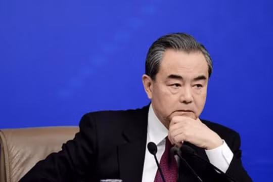 Bộ trưởng Ngoại giao Trung Quốc Vương Nghị tại cuộc họp báo ngày 8/3/2017 bên lề kỳ họp Lưỡng hội, Trung Quốc. Ảnh: Nhật báo Trung Quốc