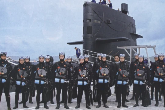 Lực lượng người nhái hoạt động trên tàu ngầm của Hải quân Trung Quốc (ảnh tư liệu).