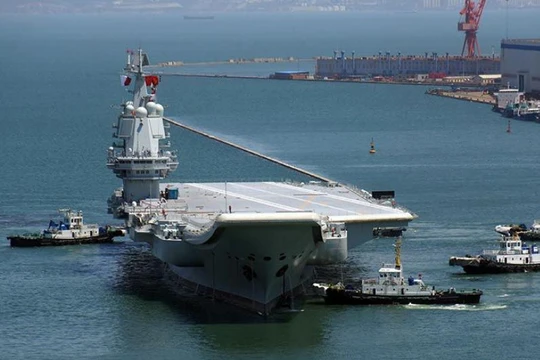 Tàu sân bay tự chế đầu tiên Type 001A Trung Quốc vừa chạy thử lần đầu tiên trên biển từ ngày 13 - 18/5/2018. Ảnh: Takungpao