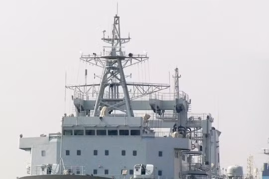 Tàu tiếp tế tổng hợp Type 903 Hải quân Trung Quốc (ảnh tư liệu)