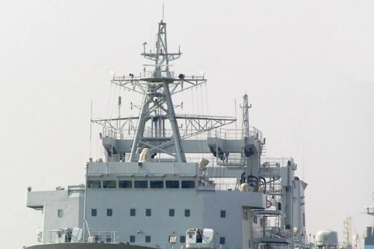 Tàu tiếp tế tổng hợp Type 903 Hải quân Trung Quốc (ảnh tư liệu)
