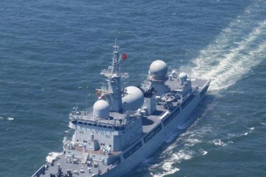 Tàu trinh sát điện tử Trung Quốc. Ảnh: Sina