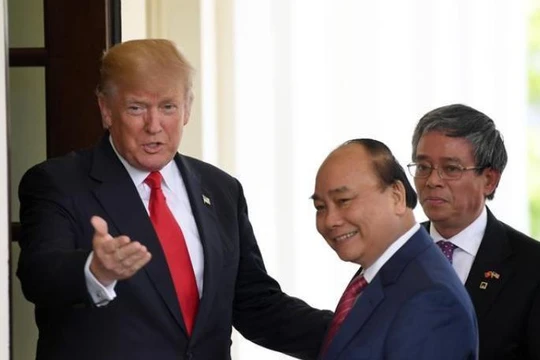 Ngày 31/5/2017, tại Thủ đô Washington, Tổng thống Mỹ Donald Trump tiếp đón Thủ tướng Chính phủ Nguyễn Xuân Phúc ở Nhà Trắng. Ảnh: Tân Hoa xã.