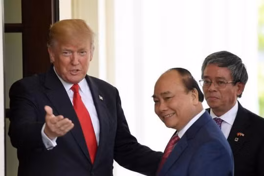 Ngày 31/5/2017, tại Thủ đô Washington, Tổng thống Mỹ Donald Trump tiếp đón Thủ tướng Chính phủ Nguyễn Xuân Phúc ở Nhà Trắng. Ảnh: Tân Hoa xã.