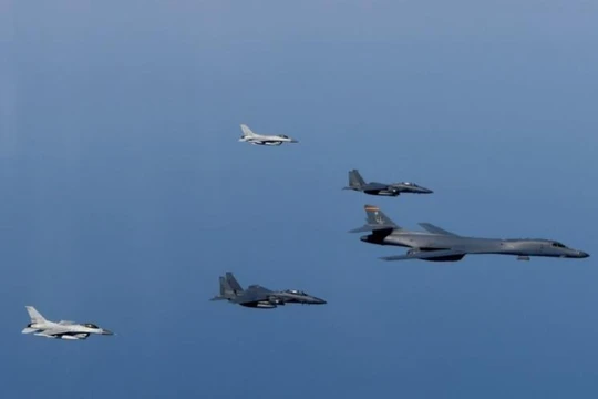 Mỹ đang tăng cường áp lực quân sự đối với Triều Tiên