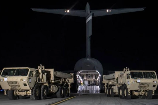 Ngày 6/3/2017, Mỹ bắt đầu triển khai hệ thống THAAD ở Hàn Quốc. Ảnh: FTchinese