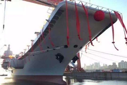Ngày 26/4/2017, tàu sân bay tự chế đầu tiên Type 001A Trung Quốc hạ thủy. Ảnh: Sina