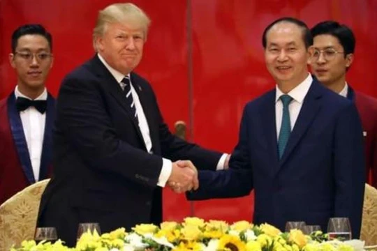 Tối ngày 11/11/2017, Chủ tịch nước Trần Đại Quang tổ chức quốc yến chào mừng Tổng thống Mỹ Donald Trump. Ảnh: Sina.