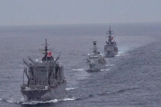 3 tàu chiến của Hải quân Anh và Lực lượng phòng vệ biển Nhật Bản tiến hành diễn tập liên hợp ở Thái Bình Dương. Ảnh: Huanqiu.