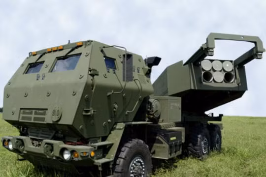 Hệ thống rocket HIMARS của Mỹ. Ảnh: Ifeng.