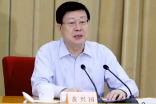 Hoàng Hưng Quốc - Chủ tịch tỉnh thành phố Thiên Tân, Trung Quốc ngã ngựa. Ảnh: báo Phượng Hoàng, Hồng Kông.