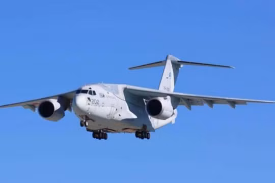 Máy bay vận tải C-2 Nhật Bản có thể cải tạo thành máy bay gây nhiễu điện từ. Ảnh: Cankao.