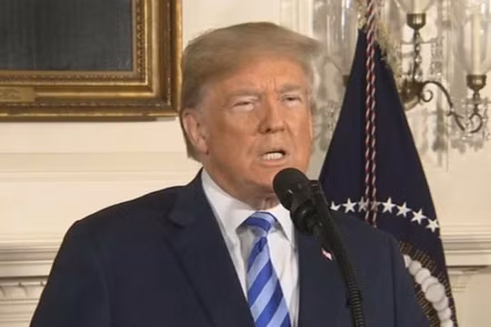 Tổng thống Mỹ Donald Trump tuyên bố rút khỏi Thỏa thuận hạt nhân Iran. Ảnh: VOA.