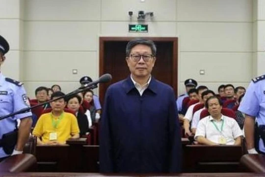 Ông Hoàng Hưng Quốc, nguyên quyền Bí thư thành ủy, Chủ tịch thành phố Thiên Tân, Trung Quốc. Ảnh: Sina.