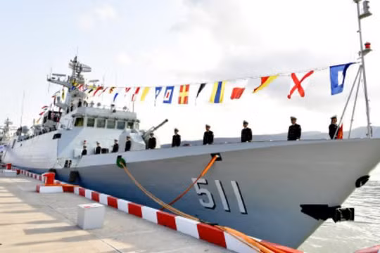 Tàu hộ vệ hạng nhẹ Bảo Định số hiệu 511 Type 056 Trung Quốc. Ảnh: Cankao