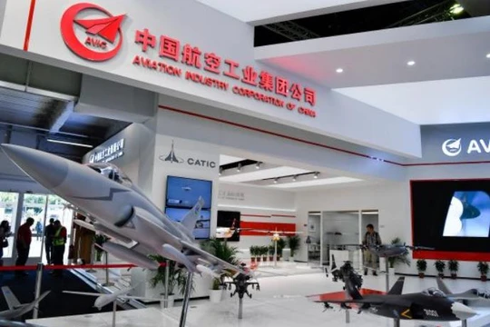 Gian trưng bày của Tập đoàn công nghiệp hàng không Trung Quốc tại Triển lãm hàng không vũ trụ quốc tế Paris, Pháp ngày 19/6/2017. Ảnh: Cankao