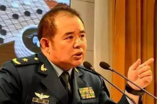 Thiếu tướng không quân Kiều Lương, Đại học Quốc phòng Trung Quốc. Ảnh: Sina