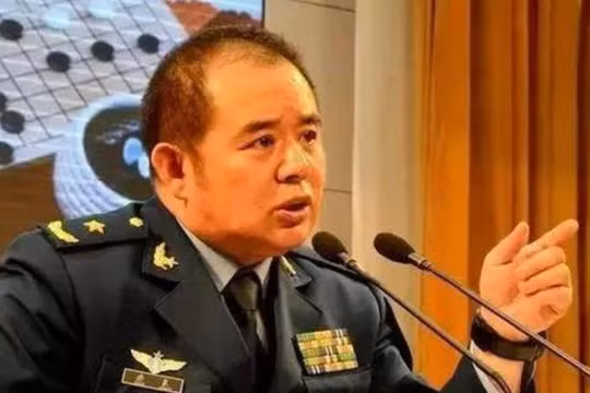 Thiếu tướng không quân Kiều Lương, Đại học Quốc phòng Trung Quốc. Ảnh: Sina