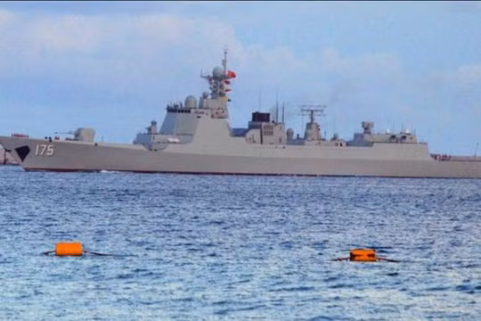 Tàu khu trục tên lửa Ngân Xuyên Type 052D, Hạm đội Nam Hải, Hải quân Trung Quốc. Ảnh: Cankao