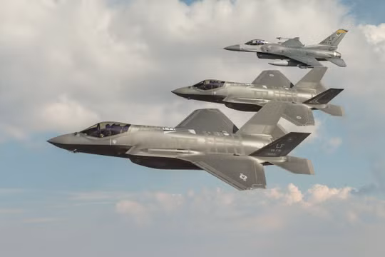Biên đội máy bay chiến đấu tàng hình F-35 của Không quân Mỹ-Australia. Ảnh: Thời báo Hoàn Cầu.