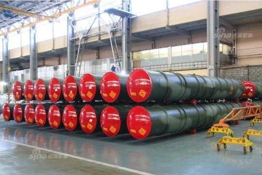 Nga sản xuất tên lửa phòng không S-400. Ảnh: Sina