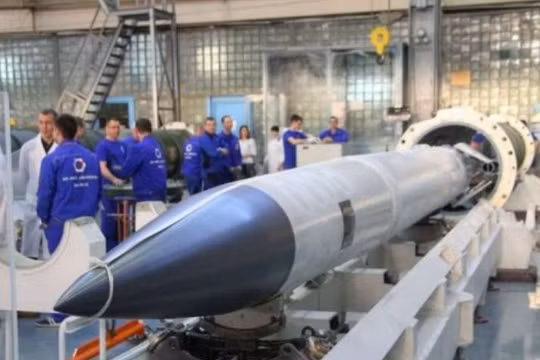 Tên lửa phòng không 40N6 của hệ thống S-400 Nga. Ảnh: Cankao