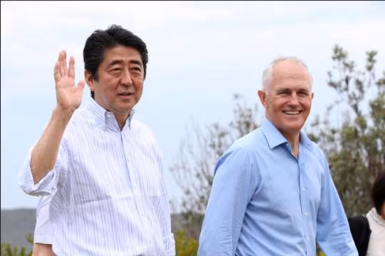 Thủ tướng Shinzo Abe thăm Australia. Ảnh: KTBS