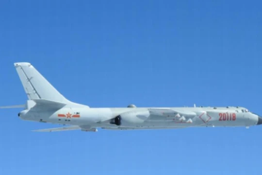 Máy bay ném bom H-6K Trung Quốc. Ảnh: UDN. 