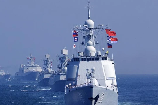 Hải quân Trung Quốc và Nga tiến hành tập trận chung. Ảnh: Tân Hoa xã.