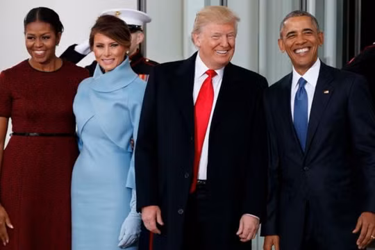Ngày 20 tháng 1 năm 2017, ông Donald Trump nhậm chức Tổng thống Mỹ, ông Barack Obama rời nhiệm sở. Ảnh: Indian Express