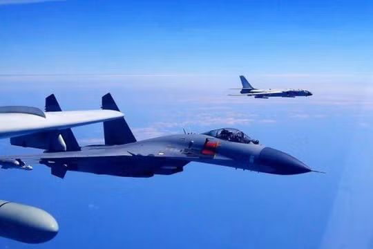Ngày 26/4/2018, không quân Trung Quốc tiến hành tuần tra quanh Đài Loan. Ảnh: STNN.