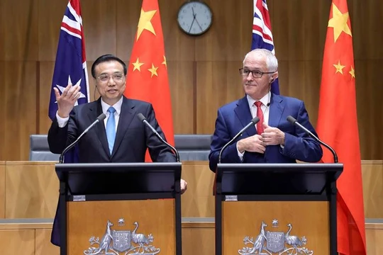 Ngày 24/3/2017, Thủ tướng Trung Quốc Lý Khắc Cường và Thủ tướng Australia Malcolm Turnbull gặp gỡ với báo chí. Ảnh: Wenxuecity