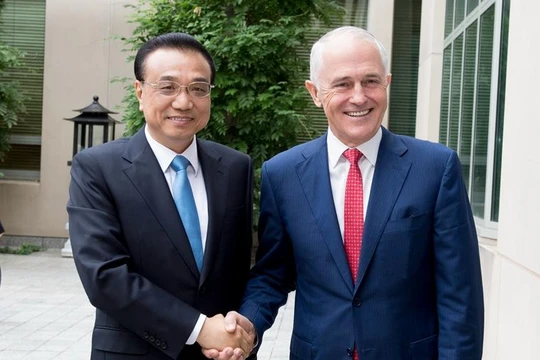 Thủ tướng Trung Quốc Lý Khắc Cường và Thủ tướng Australia Malcolm Turnbull tại Canberra ngày 24/3/2017. Ảnh: Tân Hoa xã