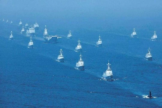 Biên đội tàu chiến hải quân Trung Quốc. Ảnh: Huanqiu.