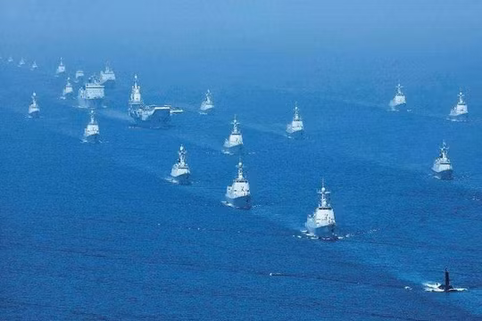 Biên đội tàu chiến hải quân Trung Quốc. Ảnh: Huanqiu.