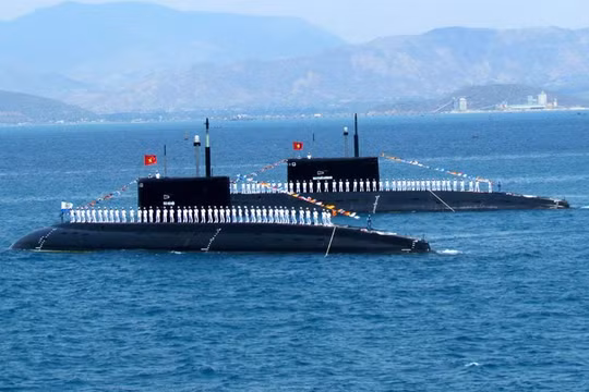 Tàu ngầm thông thường lớp Kilo của Hải quân Việt Nam.