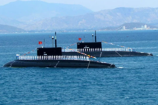 Tàu ngầm thông thường lớp Kilo của Hải quân Việt Nam.