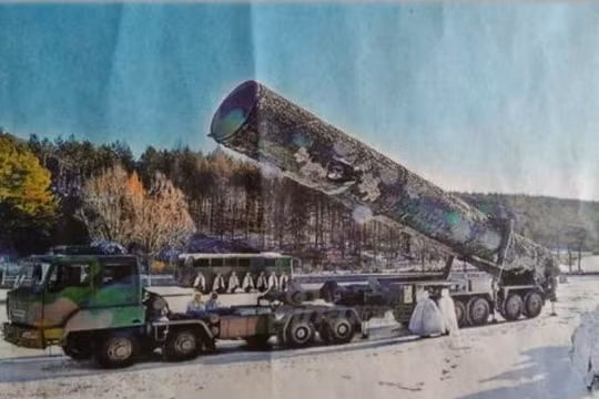 Tên lửa đạn đạo xuyên lục địa Đông Phong-31 Trung Quốc. Ảnh: Sina.