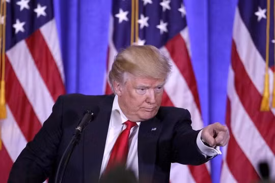 Từ khi lên cầm quyền vào đầu năm 2017 đến nay, Tổng thống Mỹ Donald Trump đã thúc đẩy đạt được nhiều hợp đồng vũ khí với các nước trên thế giới. Ảnh: Dwnews