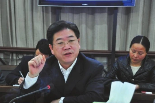 Hổ lớn Lý Ức Long đã bị sa lưới. Ảnh: báo Phượng Hoàng, Hồng Kông